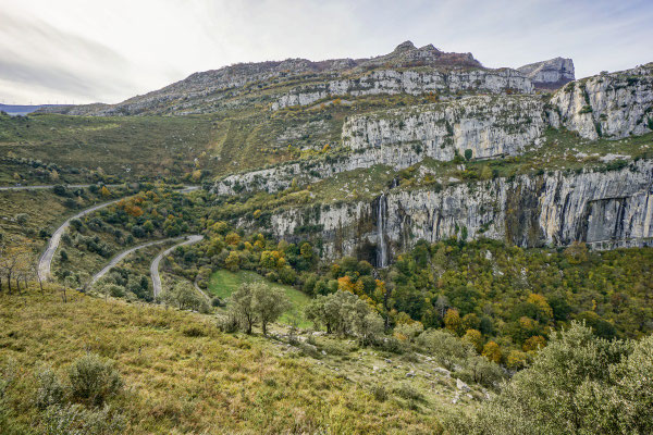 Nacimiento del Asón, ein 70 m hoher Wasserfall (Tour 15)