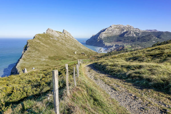 Ein Stück des Jakobsweges an der wilden Ostküste Kantabriens (Tour 10)