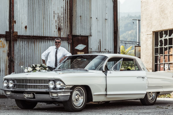 Cadillac Fleetwood 60 Special Jahrgang 1962 Weiss 6 Personen  hubers-oldtimerfahrten.jimdo.com