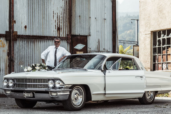 Cadillac Fleetwood 60 Special Jahrgang 1962 Weiss 6 Personen  hubers-oldtimerfahrten.jimdo.com