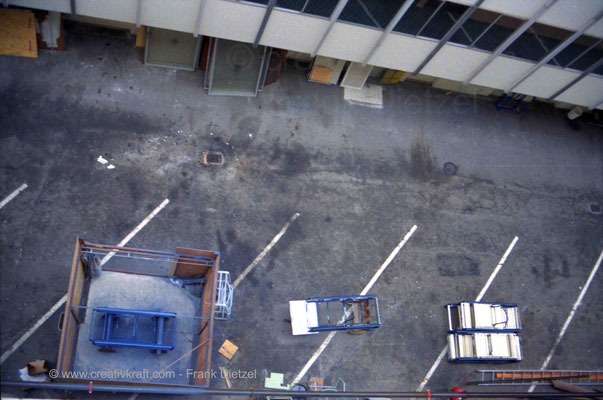 View from Hacienda Hotel at Lax to paint shop and today West Coast Pool Construction building, 525 N Sepulveda Blvd, today N Pacific Coast Hwy/E Mariposa Ave, El Segundo, Los Angeles, 90245 California, June 1990