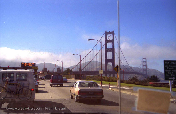 Shoreline Hwy, toll station, Golden Gate Bridge, San Francisco, CA, June 1990