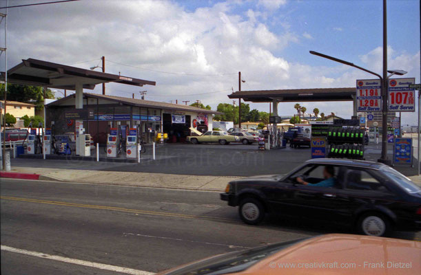 76 gas station with Official Smog Station/Car Check, today with 7 eleven, 603 S Sepulveda Blvd or N Pacific Coast Hwy/E Mariposa Ave, El Segundo, Los Angeles, California 90245, June 1990