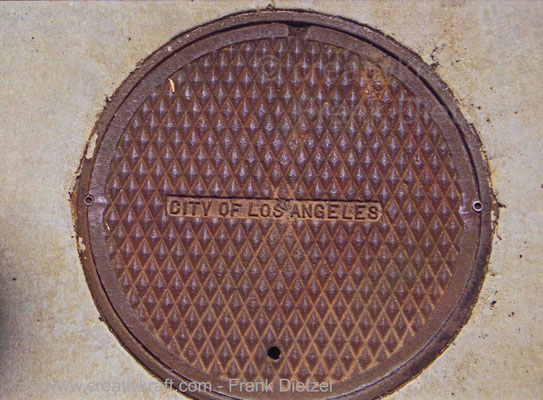 LA Airport LAX, Los Angeles manhole cover, S Sepulveda Blvd near Worldway and Century Blvd bridges, 90045 California, June 1990