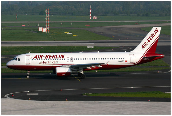 Air Berlin / Airbus A320-200 / HB-IOT / 20.04.2009 / © Martin Hackl