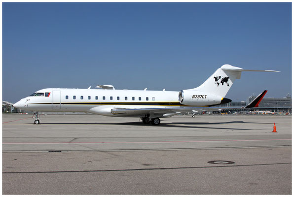 Caterpillar Inc / Global Express 6000 / N797CT / 11.04.2016 / © Martin Hackl