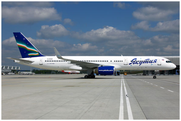 Yakutia Airlines / Boeing 757-200 WL / VQ-BMW / 04.05.2011 / © Martin Hackl