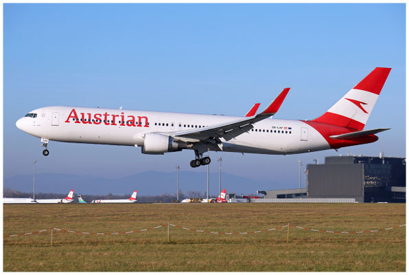Austrian Airlines / Boeing 767-300 WL / OE-LAY / 06.11.2025 / © Martin Hackl
