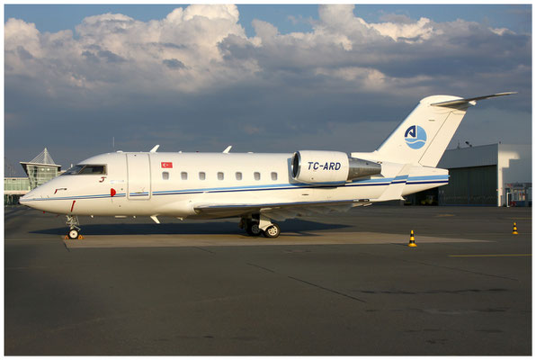 Arkasair / Challenger 604 / TC-ARD / 17.08.2013 / © Martin Hackl