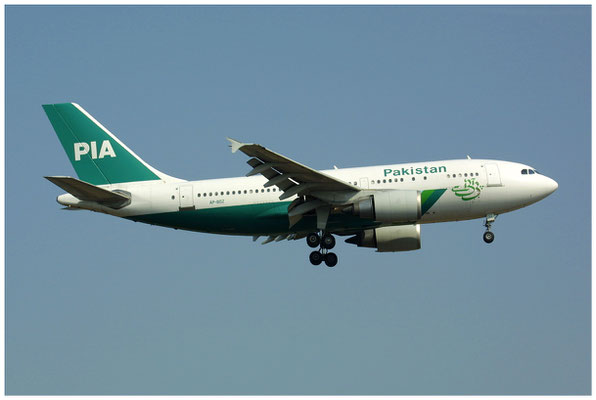 Pakistan International Airlines / Airbus A310-300 / AP-BDZ / 06.08.2003 / © Martin Hackl