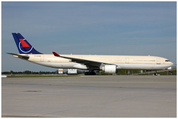 Onur Air / Airbus A330-300 / TC-OCA / 21.05.2016 / © Martin Hackl
