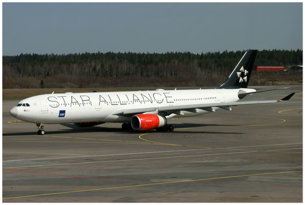 SAS Scandinavian Airline / Airbus A330-300 / SE-REF / 29.04.2005 / © Martin Hackl