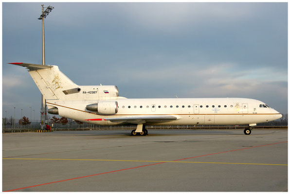 Yak Service / Yak-42 D / RA-42387 / 04.01.2008 / © Martin Hackl