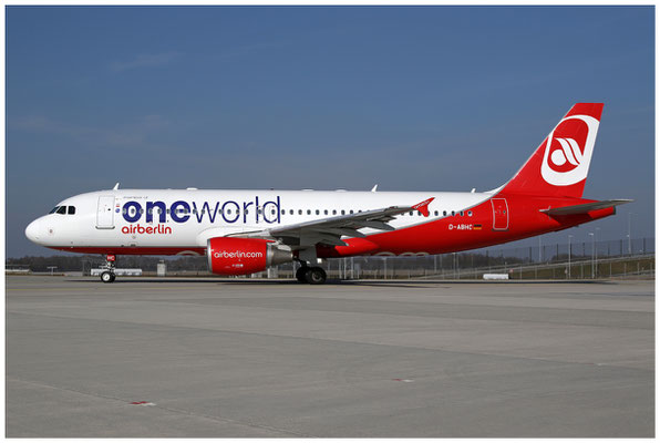 Air Berlin / Airbus A320-200 / D-ABHC / 16.03.2017 / © Martin Hackl