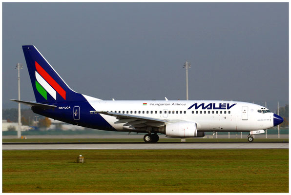 Malev Hungarian Airlines / Boeing 737-700 / HA-LOA / 19.10.2006 / © Martin Hackl