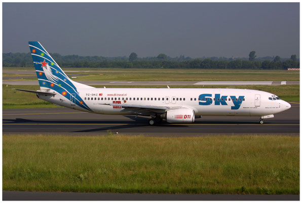 Sky Airlines / Boeing 737-400 / TC-SKC / 08.06.2004 / © Martin Hackl
