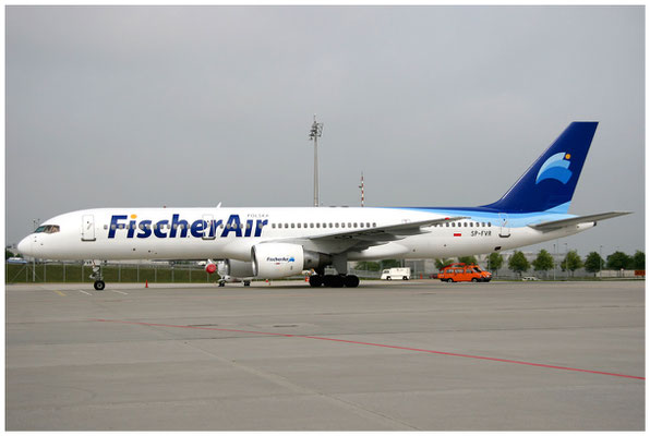 Fischer Air Polska / Boeing 757-200 / SP-FVR / 13.06.2007 / © Martin Hackl