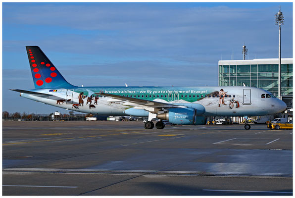 Brussels Airlines / Airbus A320-200 / OO-SNE / 24.11.2022 / © Martin Hackl
