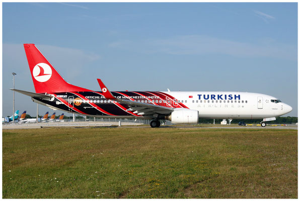 Turkish Airlines / Boeing 737-800 WL / TC-JFV / 10.07.2010 / © Martin Hackl