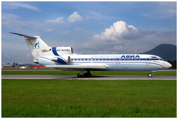 Gazpromavia / Yakovlev Yak-42D / 