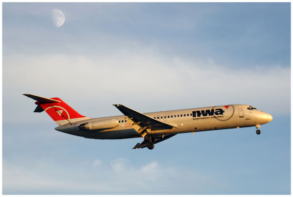 Northwest Airlines / Douglas DC-9-32 / N3324L / 21.10.2007 / © Martin Hackl