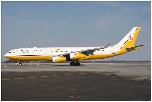 Brunei Royal Flight / Airbus A340-200 / V8-BKH / 09.03.2010 / © Martin Hackl
