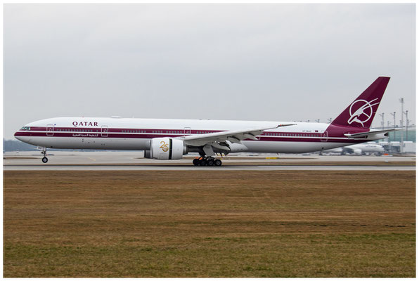 Qatar Airways / Boeing 777-300 / A7-BAC / 24.02.2023 / © Martin Hackl