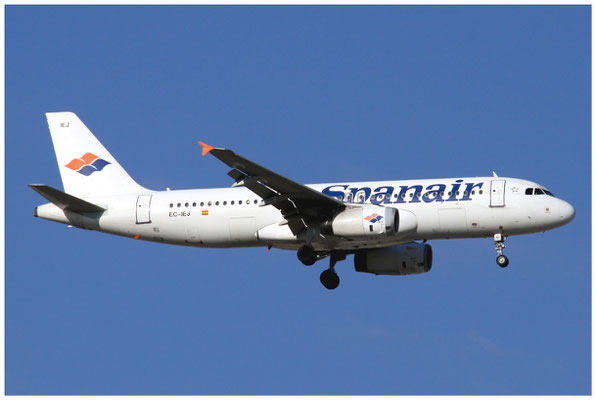 Spanair / Airbus A320-200 / EC-IEJ / 04.06.2010 / © Berni Müller