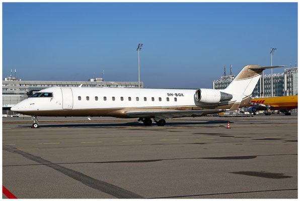 Blue Square Aviation / Challenger 850 / 9H-BGK / 19.01.2022 / © Martin Hackl