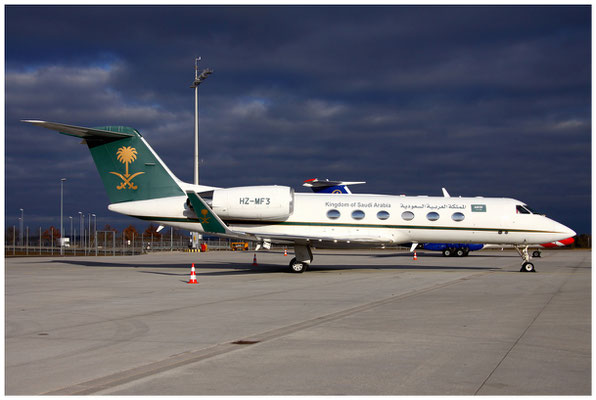 Saudi Ministry of Finance & Economy / Gulfstream G300 / HZ-MF3 / 05.02.2011 / © Martin Hackl