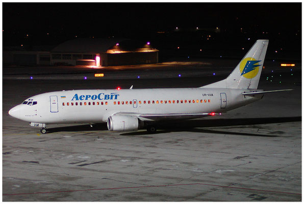 AeroSvit / Boeing 737-300 / UR-VVA / 08.01.2003 / © Berni Müller