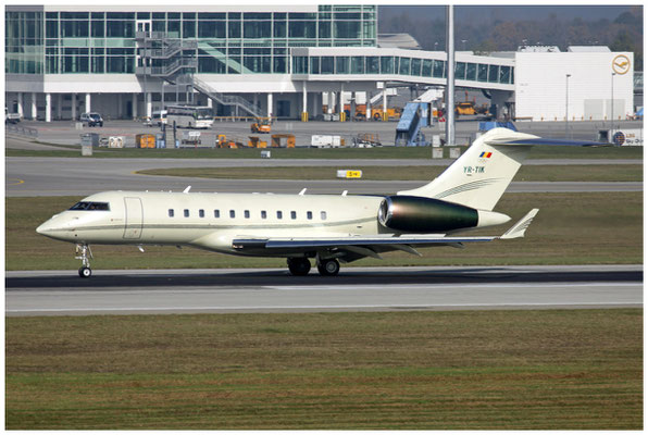 Tiriac Air / Global Express 5000 / YR-TIK / 28.10.2016 / © Martin Hackl