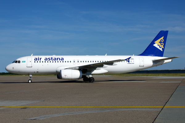 Air Astana / Airbus A320-200 / P4-XAS / 04.06.2011 / © Martin Hackl