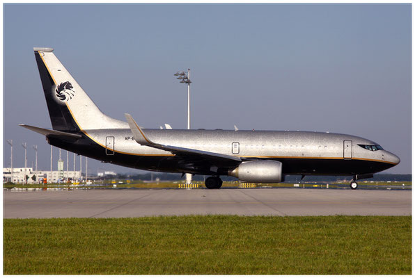 Jet Aviation / Boeing 737-700 BBJ / VP-BRT / 12.07.2011 / © Martin Hackl