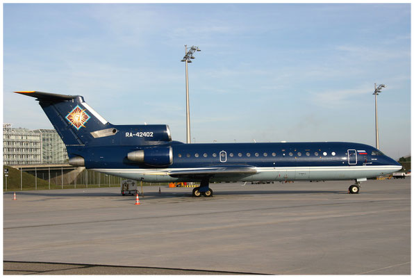 Yak Service / Yak-42 D / RA-42402 / 08.10.2006 / © Martin Hackl