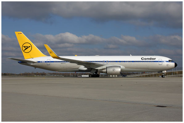 Condor / Boeing 767-300 WL / D-ABUM / 14.11.2016 / © Martin Hackl