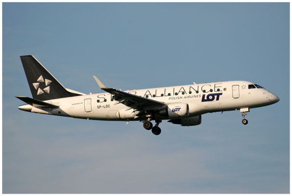 LOT Polish Airlines / ERJ-170-100 / SP-LDC / 08.06.2007 / © Martin Hackl