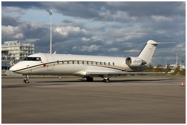 Charter Jets / Challenger 850 / LY-LTY / 20.10.2016 /  © Martin Hackl