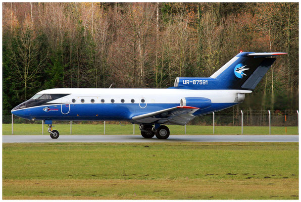 UES Avia / Yakovlev Yak-40 / UR-87591 / 17.11.2005 / © Berni Müller
