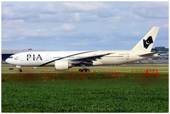 Pakistan International Airlines (PIA) / Boeing 777-200LR / AP-GBZ / 23.08.2009 / © Berni Müller