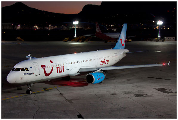 Metrojet / Airbus A321-200 / EI-FBF / 28.12.2013 / © Eva Maria Müller