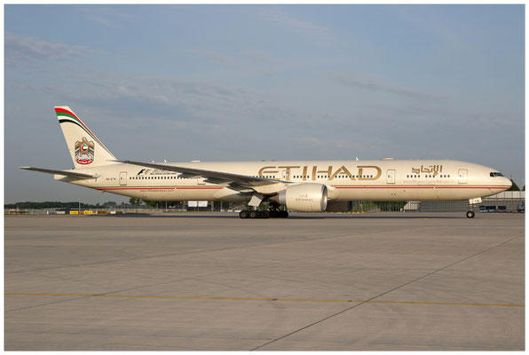 Etihad Airways / Boeing 777-300 / A6-ETN / 14.06.2017 / © Martin Hackl