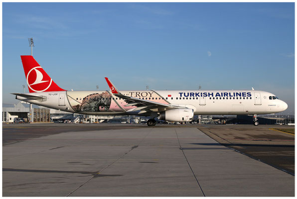 Turkish Airlines / Airbus A321-200 SL / TC-JTP / 18.12.2018 / © Martin Hackl