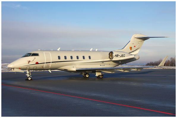 Legendair / Challenger 300 / HB-JEC / 07.12.2010 / © Martin Hackl