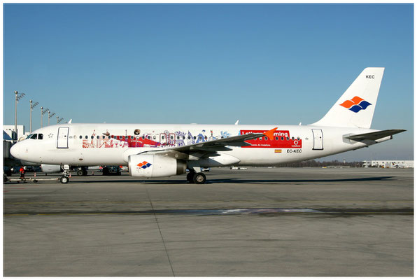 Spanair / Airbus A320-200 / EC-KEC / 04.01.2010 / © Martin Hackl