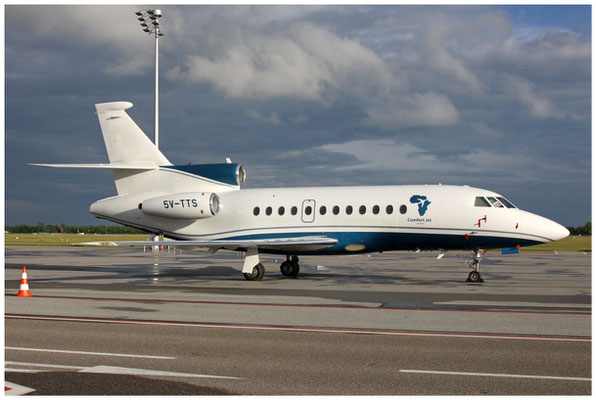 Comfort Jet Services / Falcon 900 / 5V-TTS / 11.06.2016 / © Martin Hackl