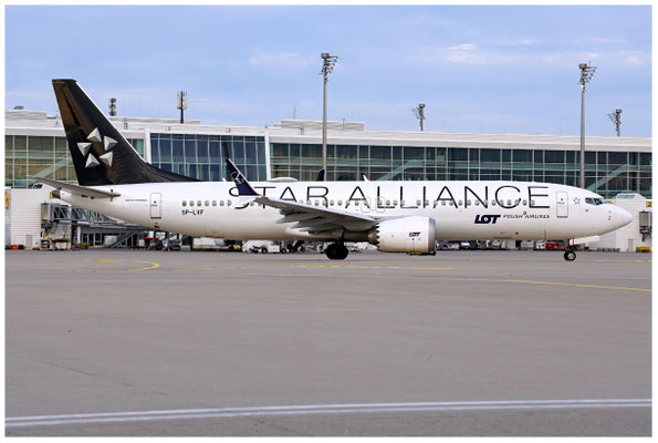 LOT Polish Airlines / Boeing 737-8 Max / SP-LVF / 19.05.2026 / © Martin Hackl
