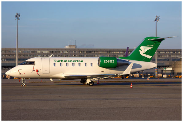 Turkmenistan Airlines / Challenger 605 / EZ-B022 / 28.11.2011 / © Martin Hackl