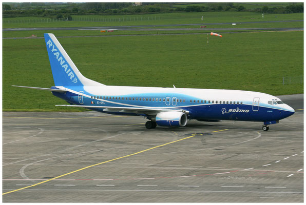 Ryanair / Boeing 737-800 / EI-DCL / 06.05.2005 / © Martin Hackl