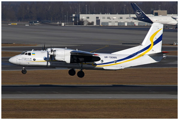 Antonov Airlines / AN-26-100 / UR-13395 / 17.01.2020 / © Martin Hackl